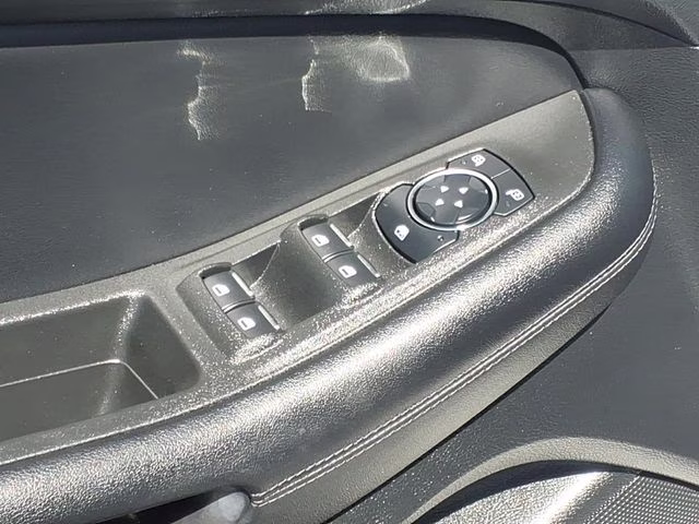 2023 White Metallic Ford Edge SEL AWD SUV