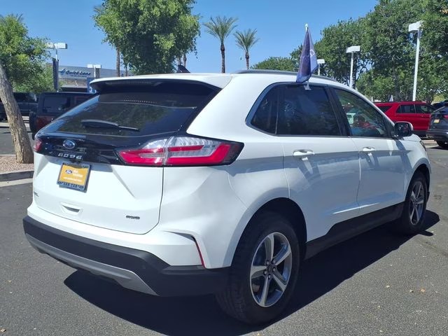 2023 White Metallic Ford Edge SEL AWD SUV