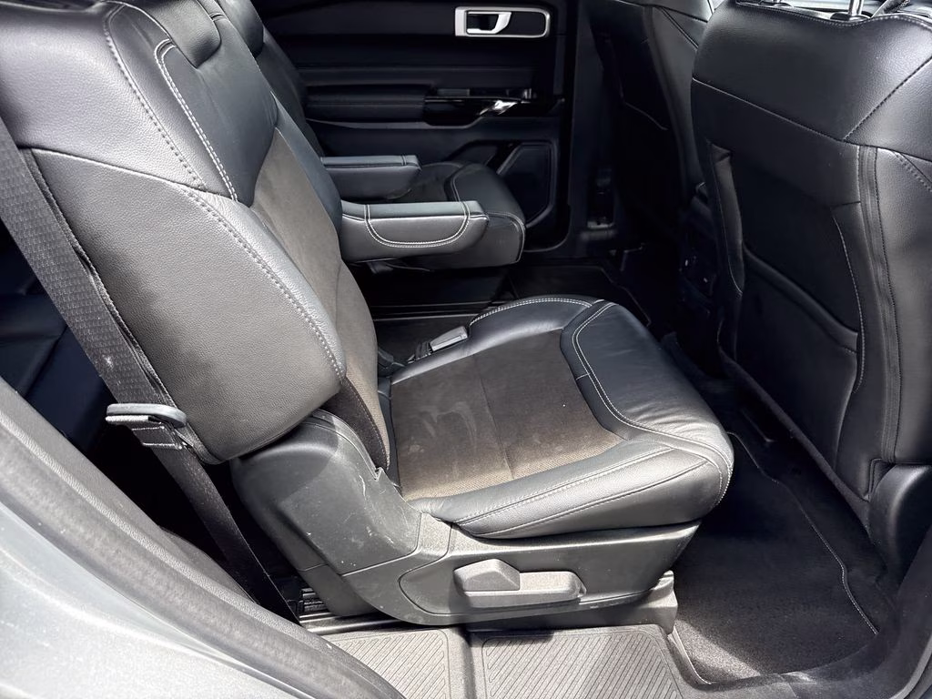 2022 Iconic Silver Metallic Ford Explorer ST RWD SUV