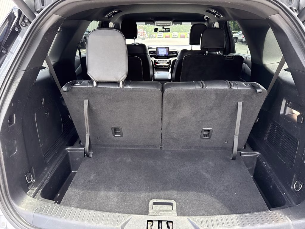 2022 Iconic Silver Metallic Ford Explorer ST RWD SUV