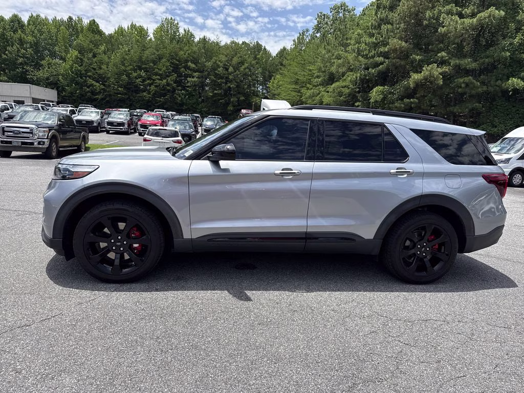 2022 Iconic Silver Metallic Ford Explorer ST RWD SUV