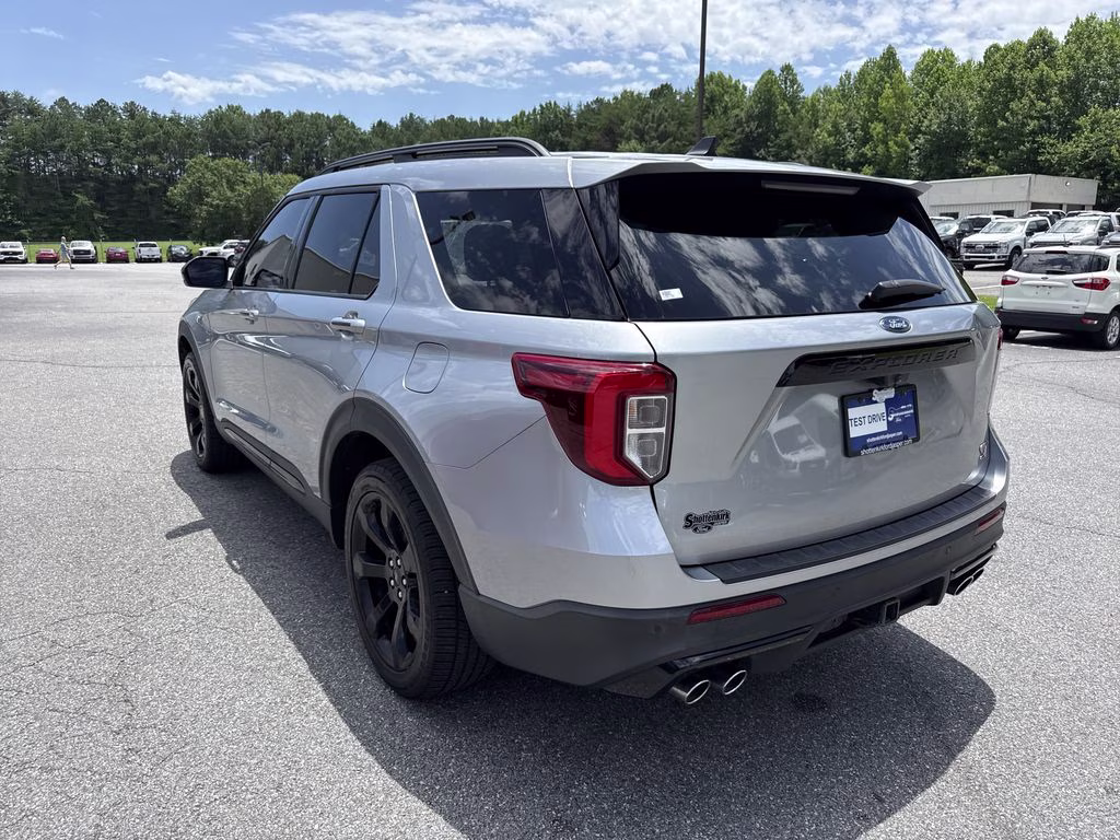 2022 Iconic Silver Metallic Ford Explorer ST RWD SUV