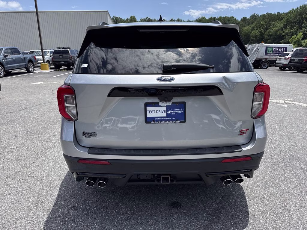 2022 Iconic Silver Metallic Ford Explorer ST RWD SUV