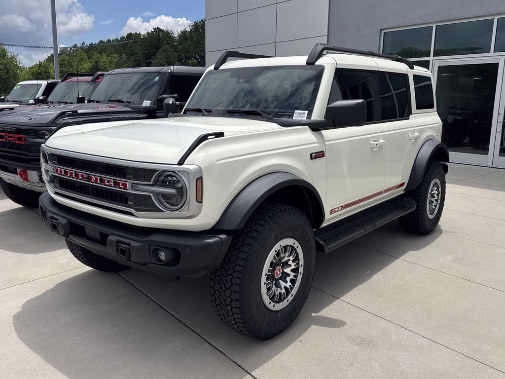 2026 Wimbledon White Ford Bronco Outer Banks 4X4 SUV