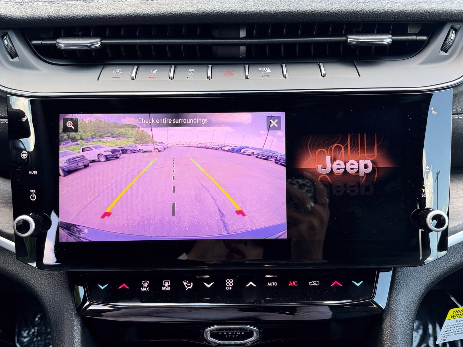 2026 Diamond Black Crystal Pearlcoat Jeep Grand Cherokee Limited 4X4 SUV