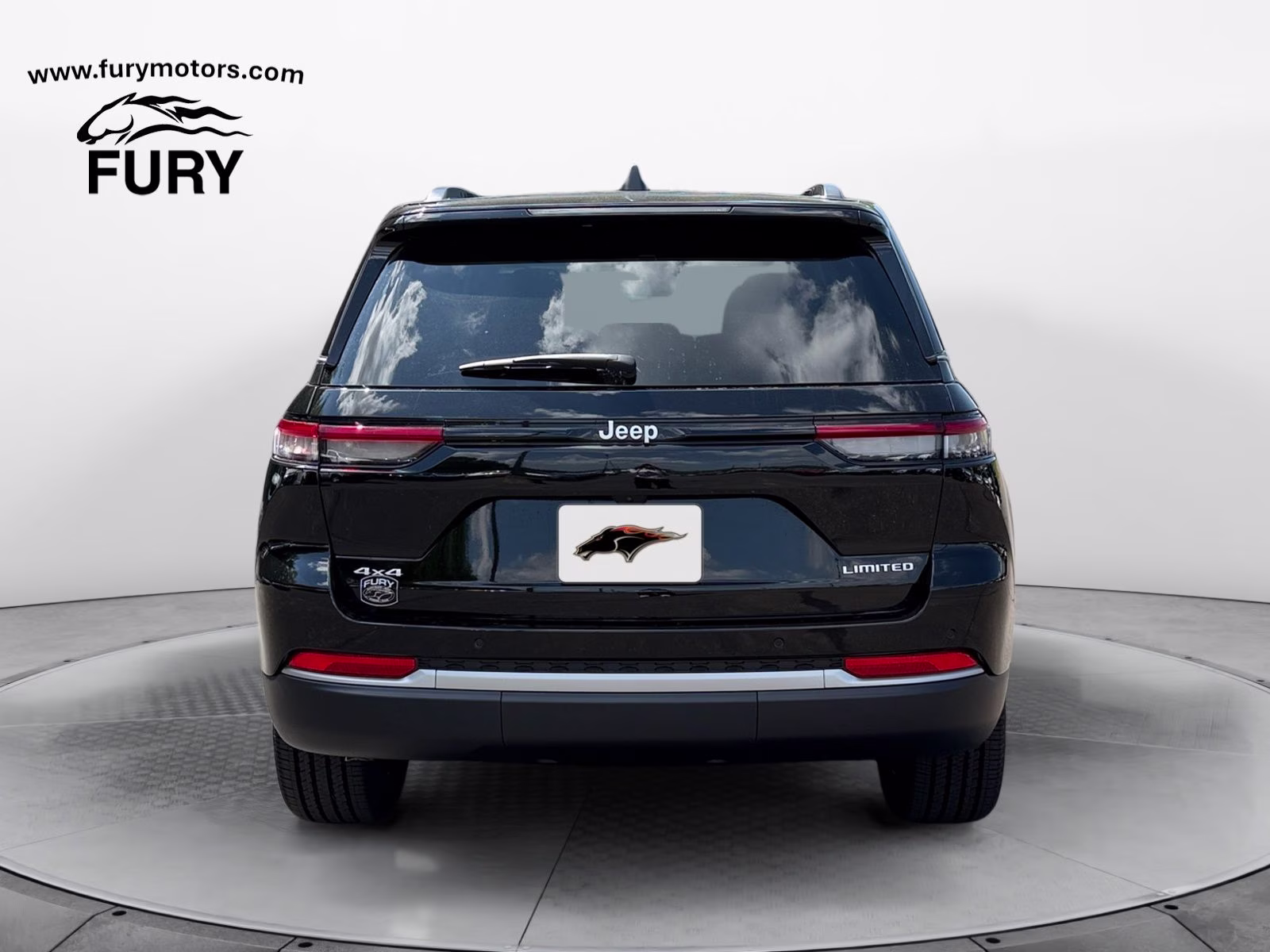 2026 Diamond Black Crystal Pearlcoat Jeep Grand Cherokee Limited 4X4 SUV
