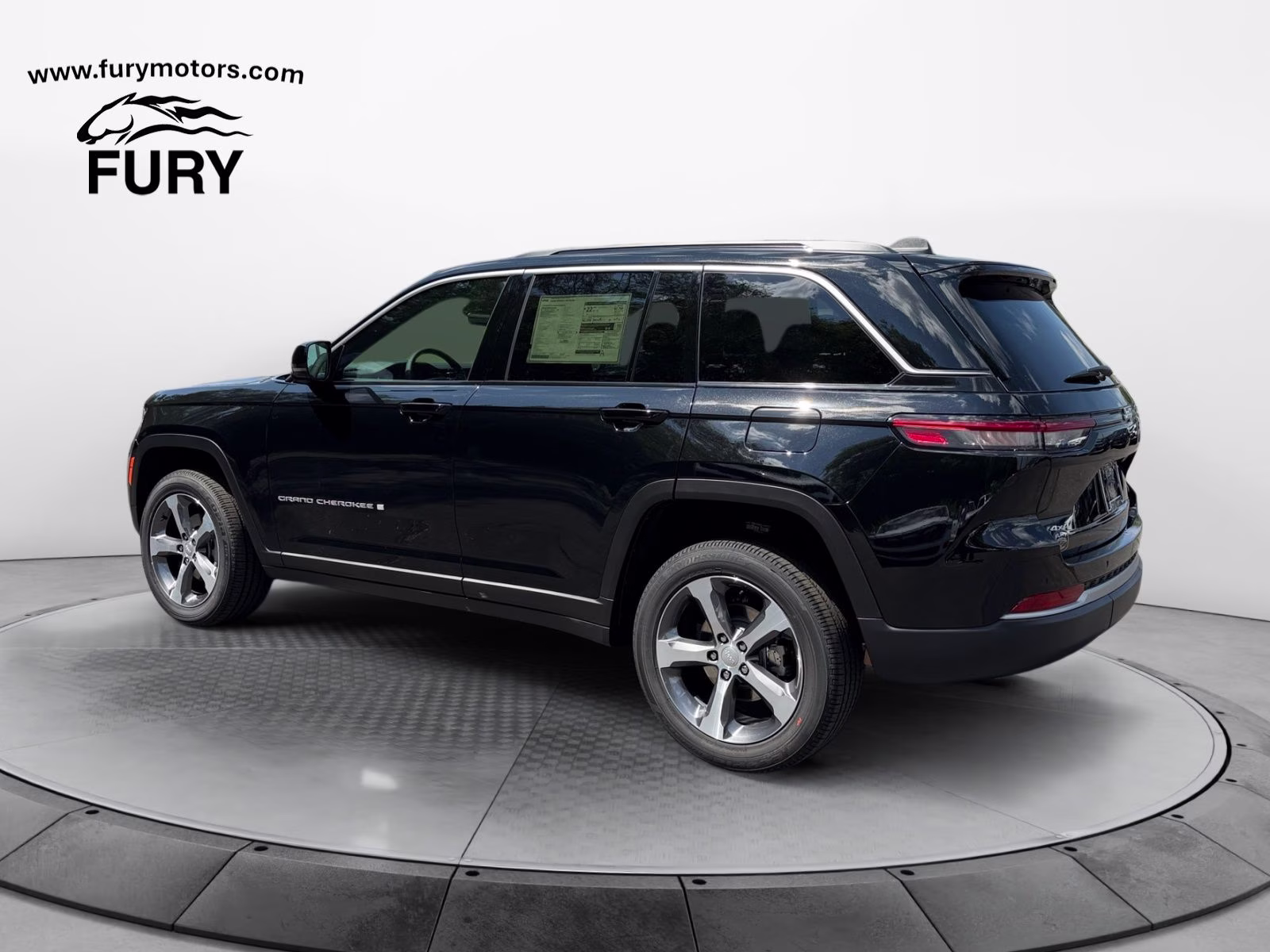 2026 Diamond Black Crystal Pearlcoat Jeep Grand Cherokee Limited 4X4 SUV