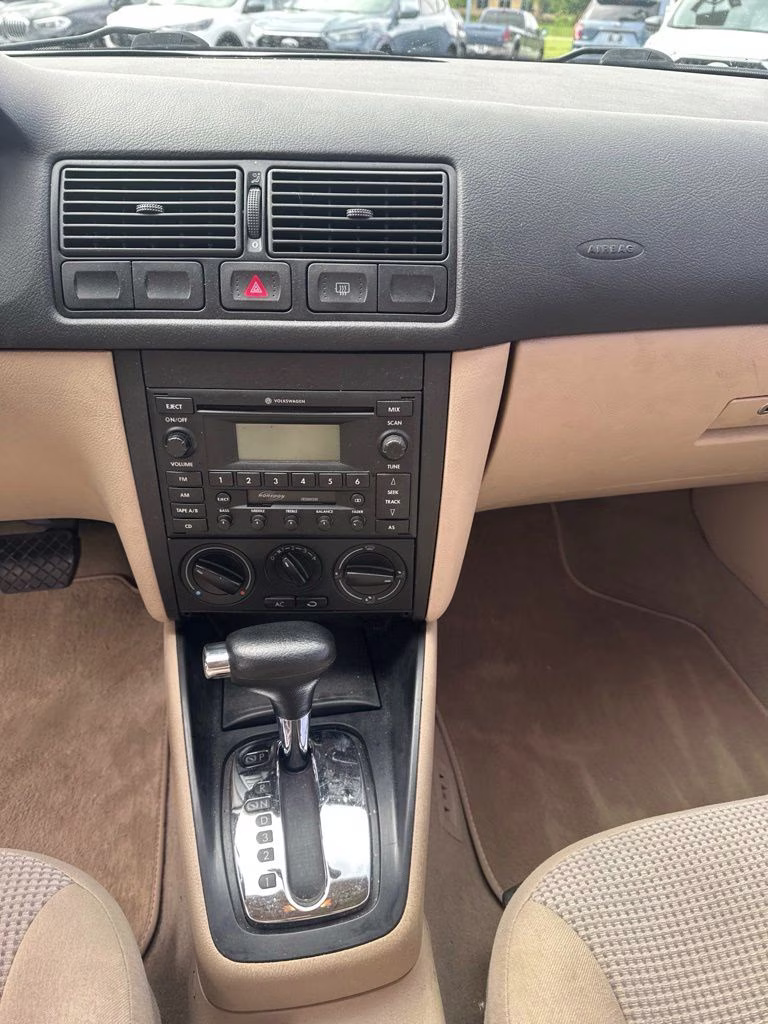 2005 White Volkswagen Golf GLS FWD Hatchback