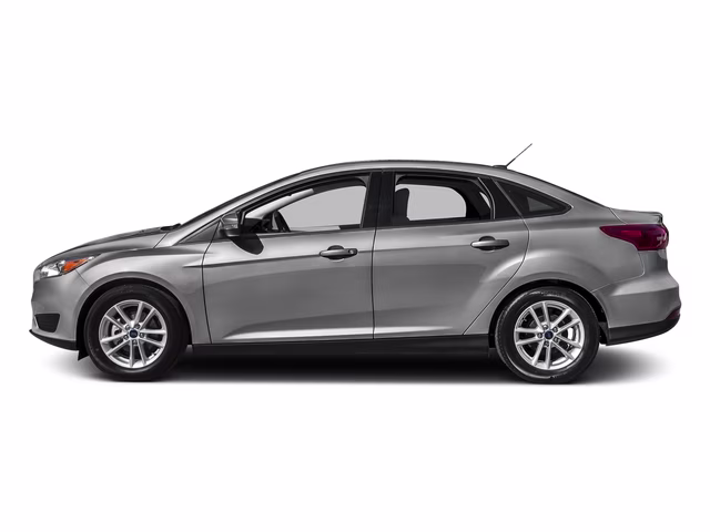 2016 Ingot Silver Ford Focus SE FWD Sedan