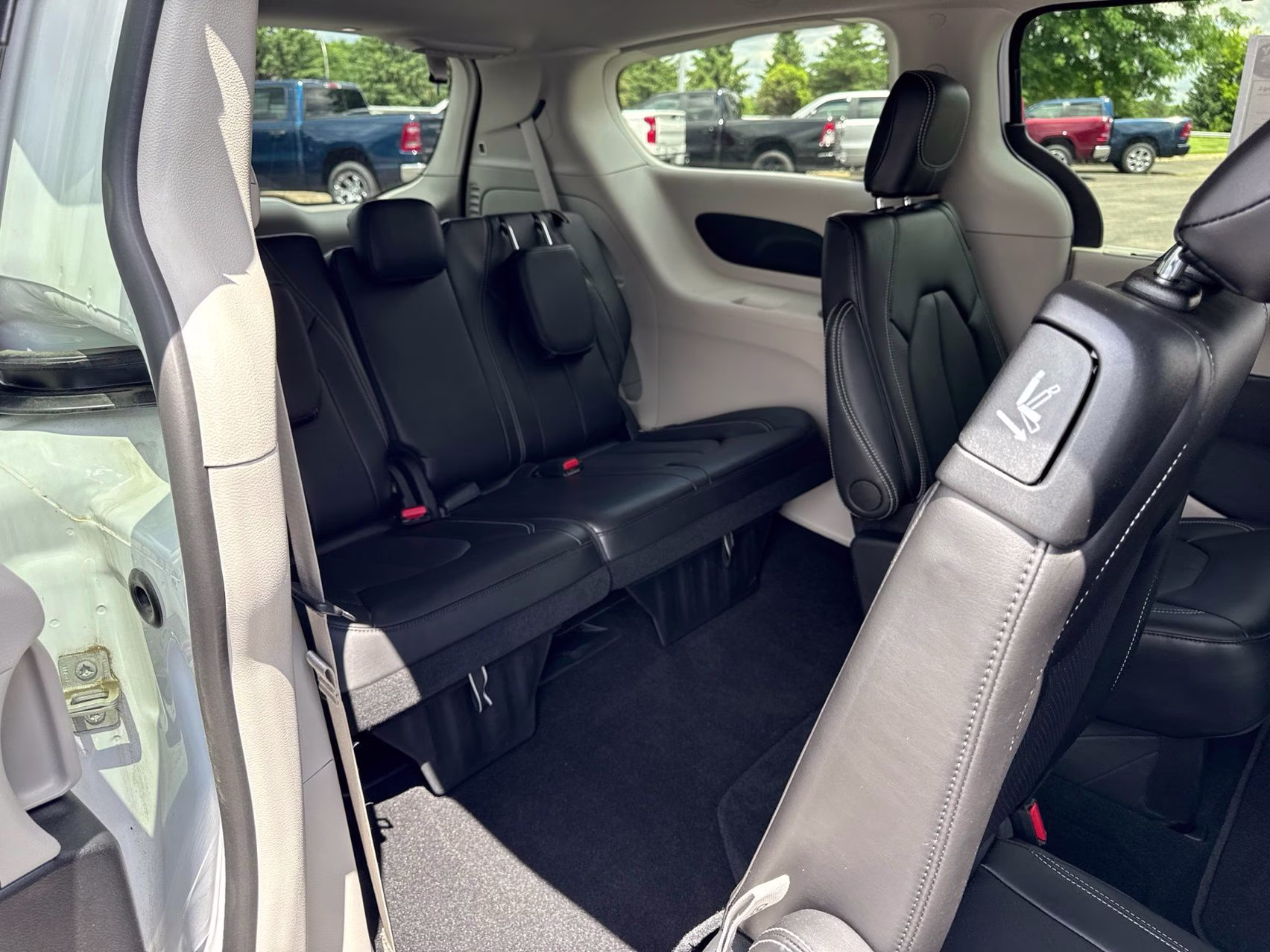 2024 Bright White Clearcoat Chrysler Pacifica Touring L AWD Van