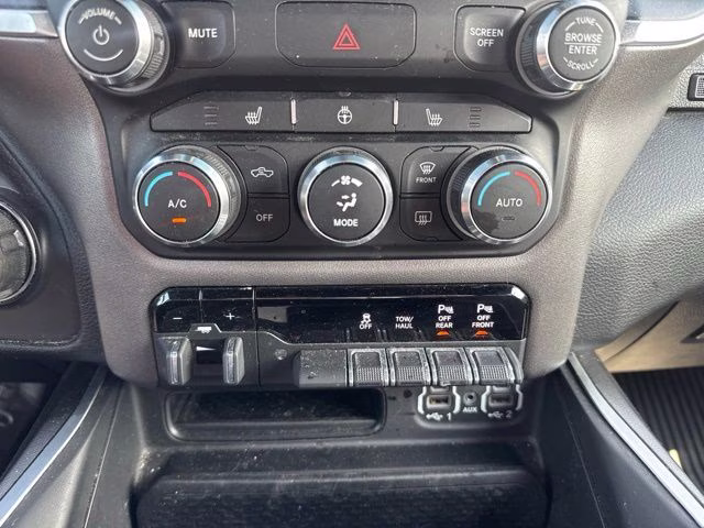 2021 Diamond Black Crystal Pearlcoat Ram 1500 Big Horn 4X4 Truck