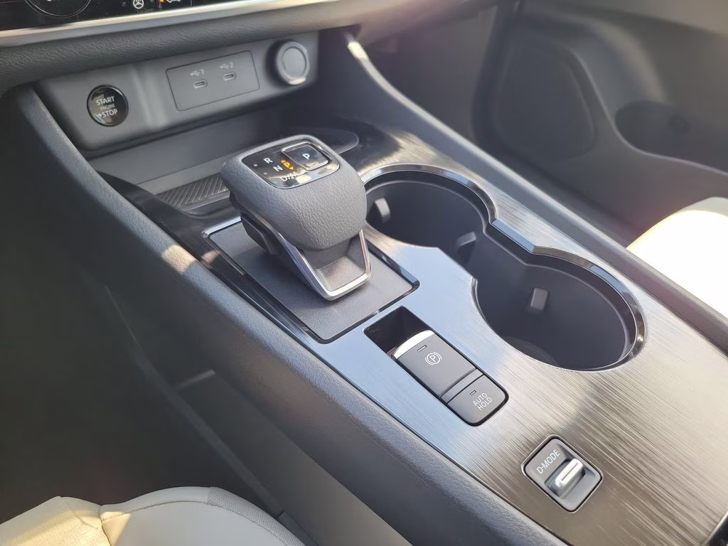 2026 Everest White Pearl Tricoat Nissan Rogue Dark Armor FWD SUV