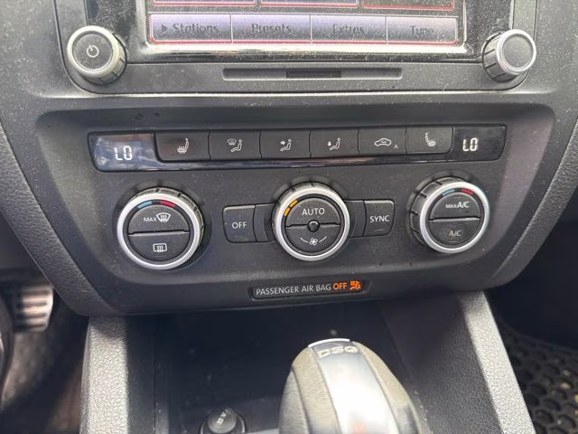2013 Platinum Gray Metallic Volkswagen Jetta GLI FWD Sedan