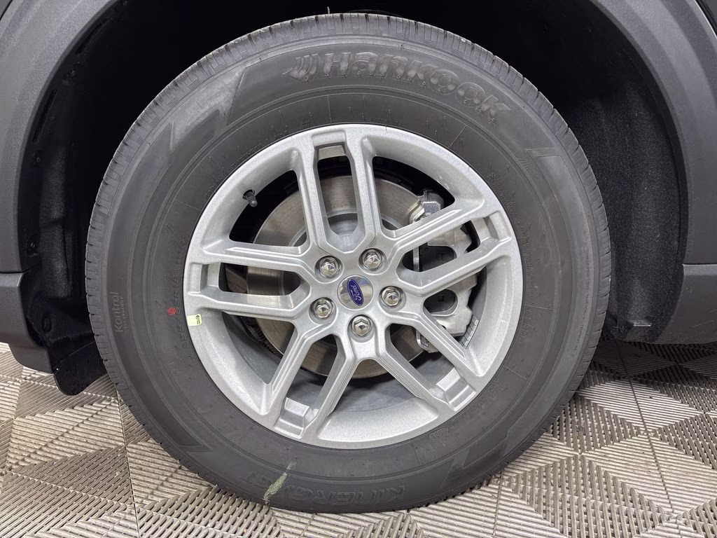 2026 Agate Black Metallic Ford Explorer Active RWD SUV