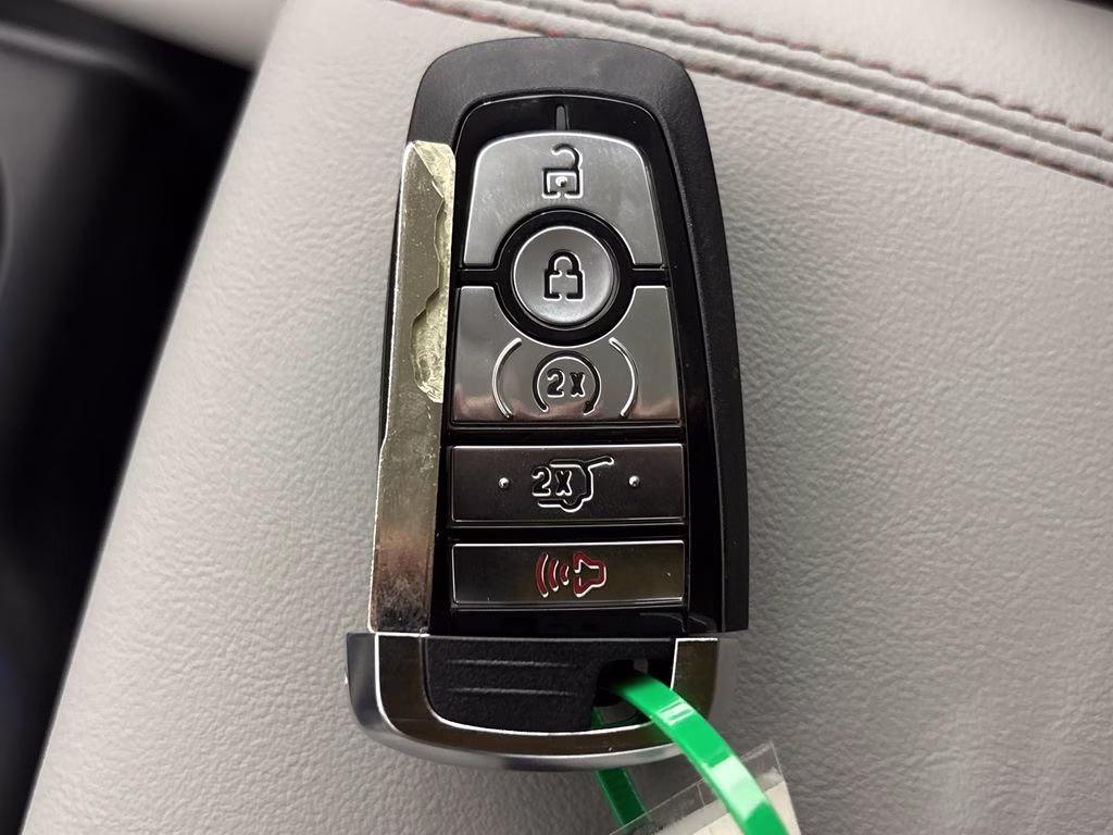 2026 Agate Black Metallic Ford Explorer Active RWD SUV