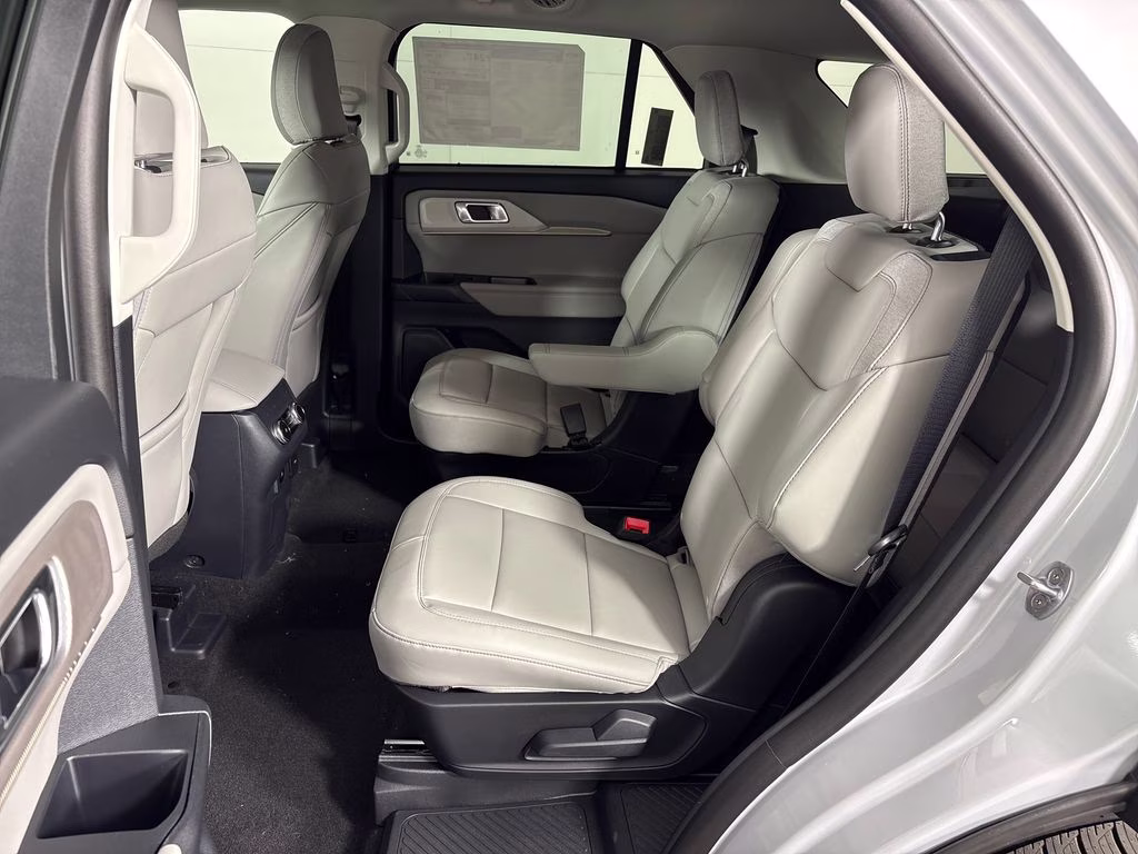 2026 Space White Metallic Ford Explorer Active RWD SUV