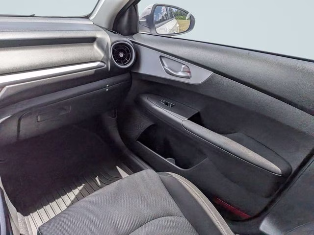 2024 Snow White Pearl Kia Forte LXS FWD Sedan