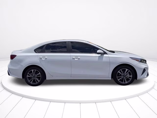 2024 Snow White Pearl Kia Forte LXS FWD Sedan