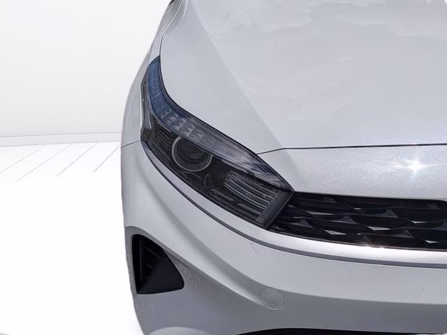 2024 Snow White Pearl Kia Forte LXS FWD Sedan