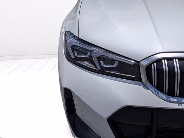 2024 Mineral White Metallic BMW 3 Series 330i RWD Sedan