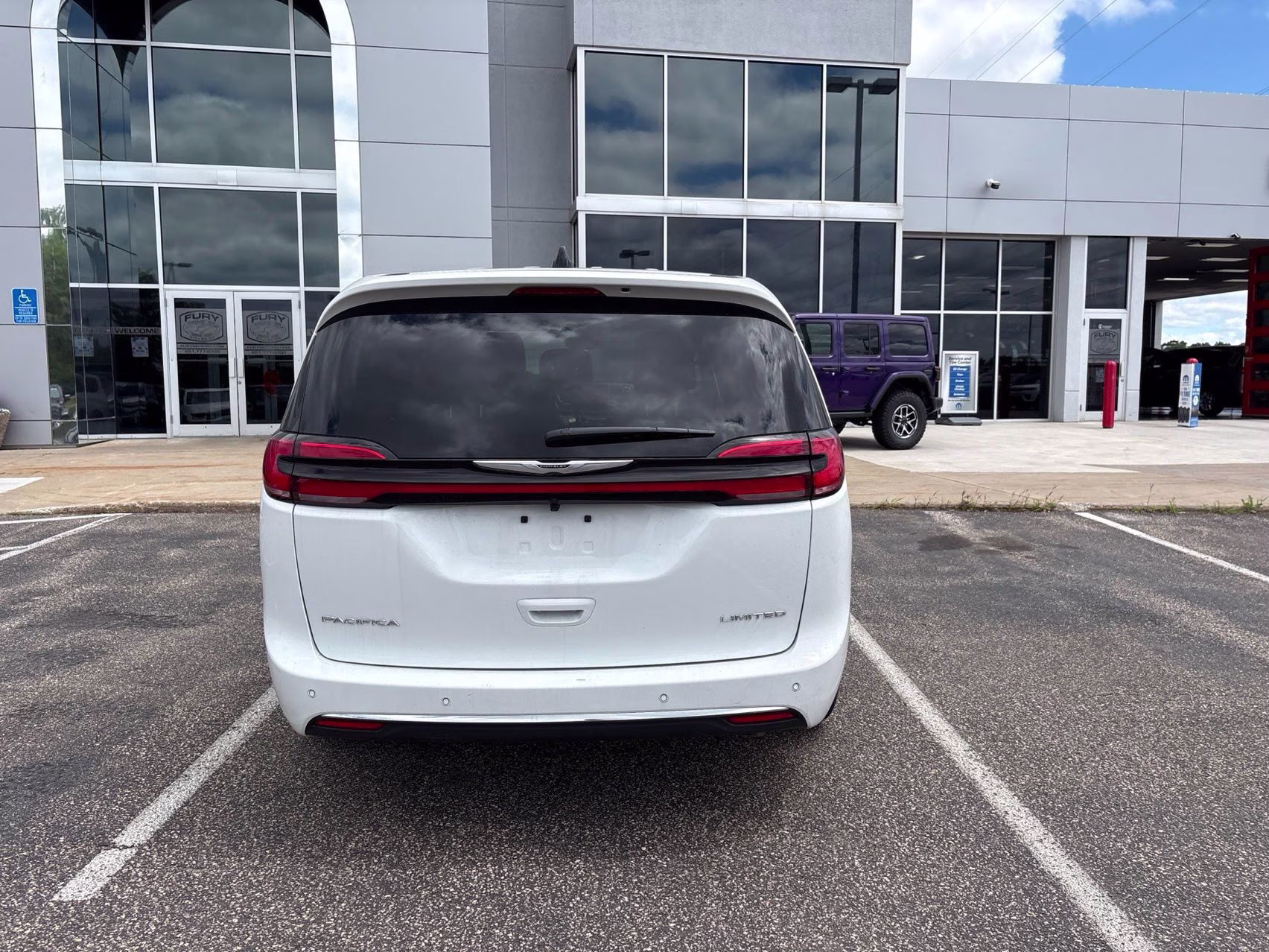 2026 Bright White Clearcoat Chrysler Pacifica Limited FWD Van