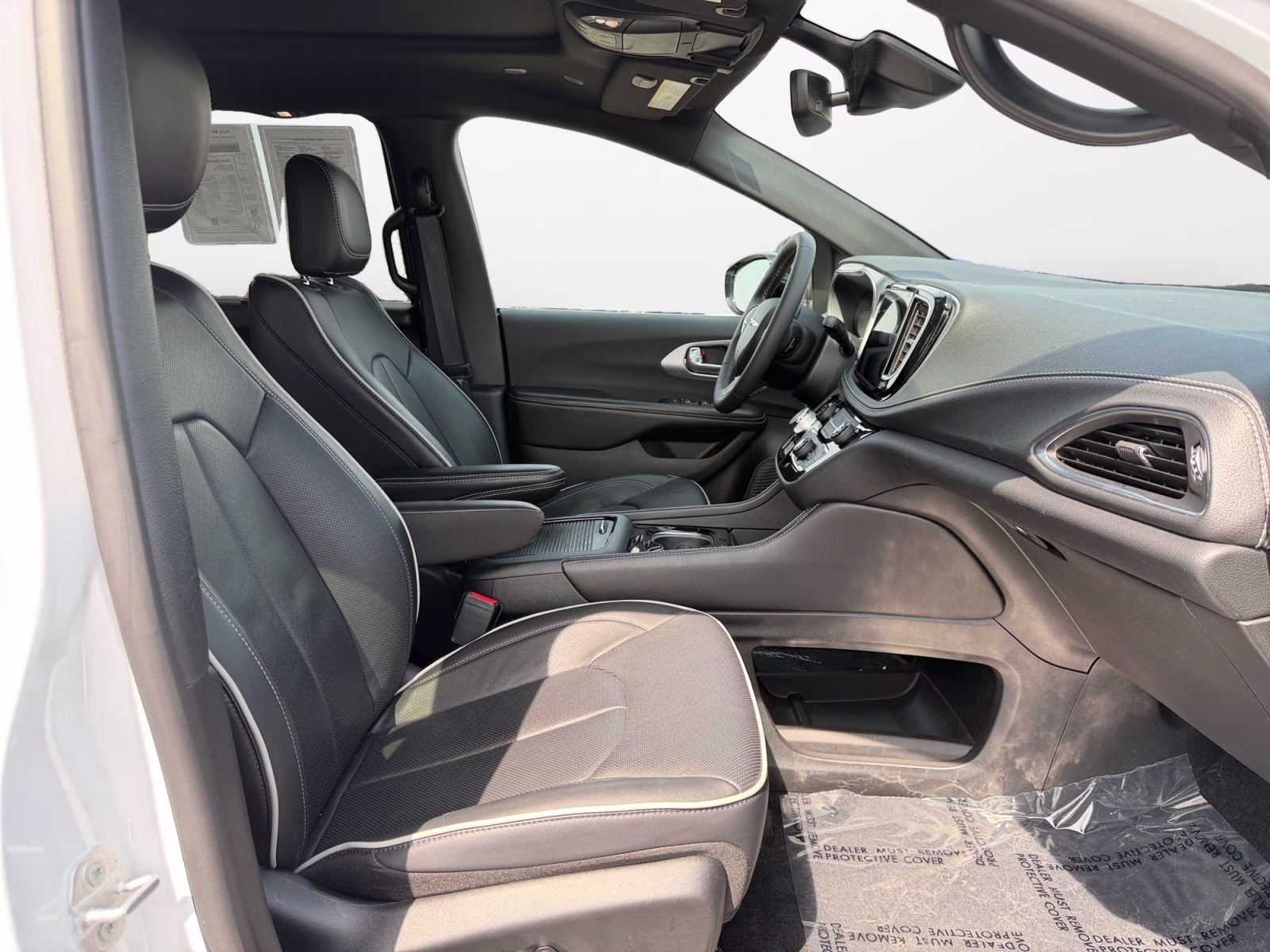 2026 Bright White Clearcoat Chrysler Pacifica Limited FWD Van
