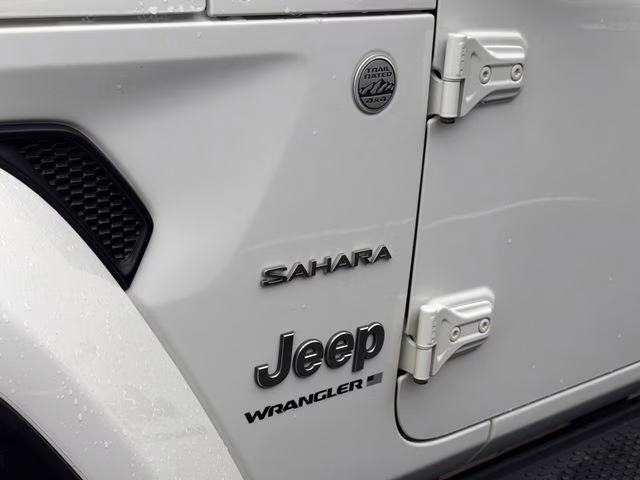 2024 Bright White Clearcoat Jeep Wrangler Sahara 4X4 SUV