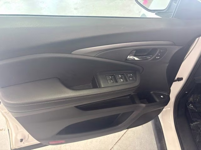 2023 Platinum White Pearl Honda Ridgeline RTL AWD Truck