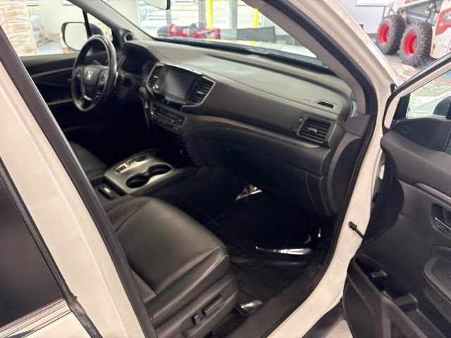 2023 Platinum White Pearl Honda Ridgeline RTL AWD Truck