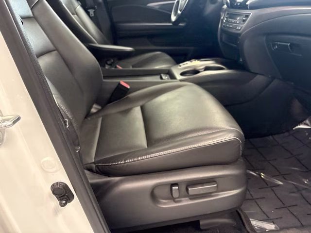 2023 Platinum White Pearl Honda Ridgeline RTL AWD Truck