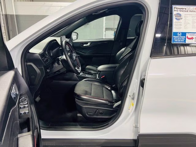 2025 Silver Metallic Ford Escape ST-Line Select AWD SUV