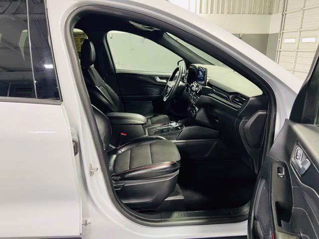 2025 Silver Metallic Ford Escape ST-Line Select AWD SUV