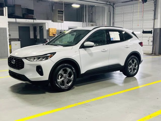 2025 Silver Metallic Ford Escape ST-Line Select AWD SUV