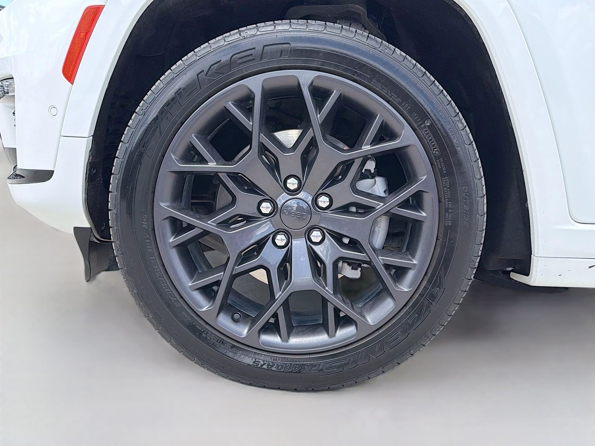2023 Bright White Clearcoat Jeep Grand Cherokee L Summit 4X4 SUV