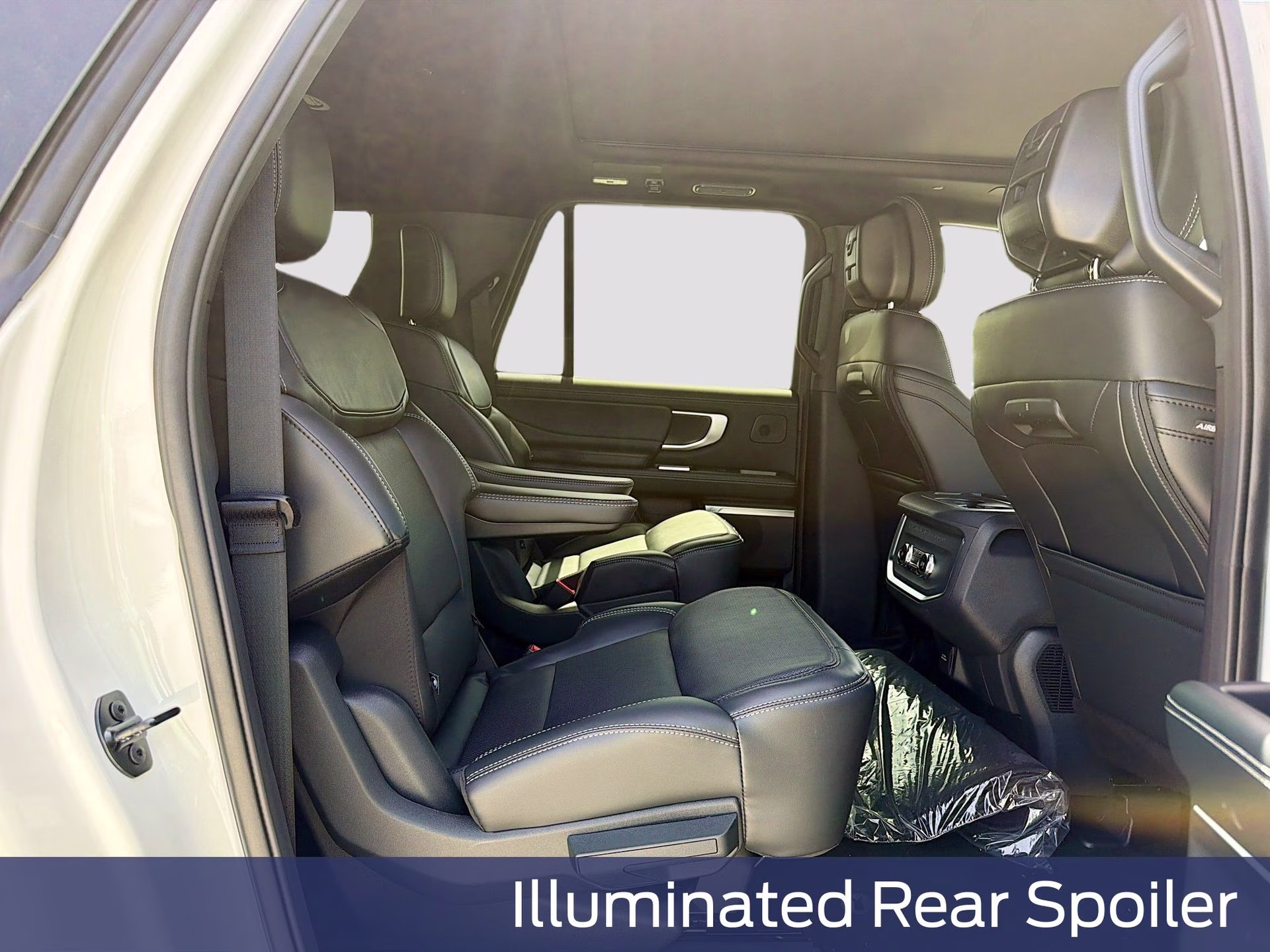 2027 Star White Metallic Tri-Coat Ford Expedition Max Platinum 4X4 SUV