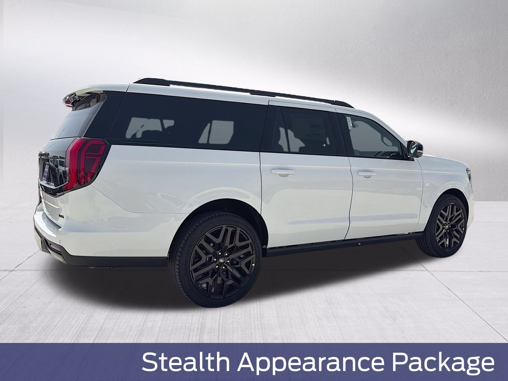 2027 Star White Metallic Tri-Coat Ford Expedition Max Platinum 4X4 SUV