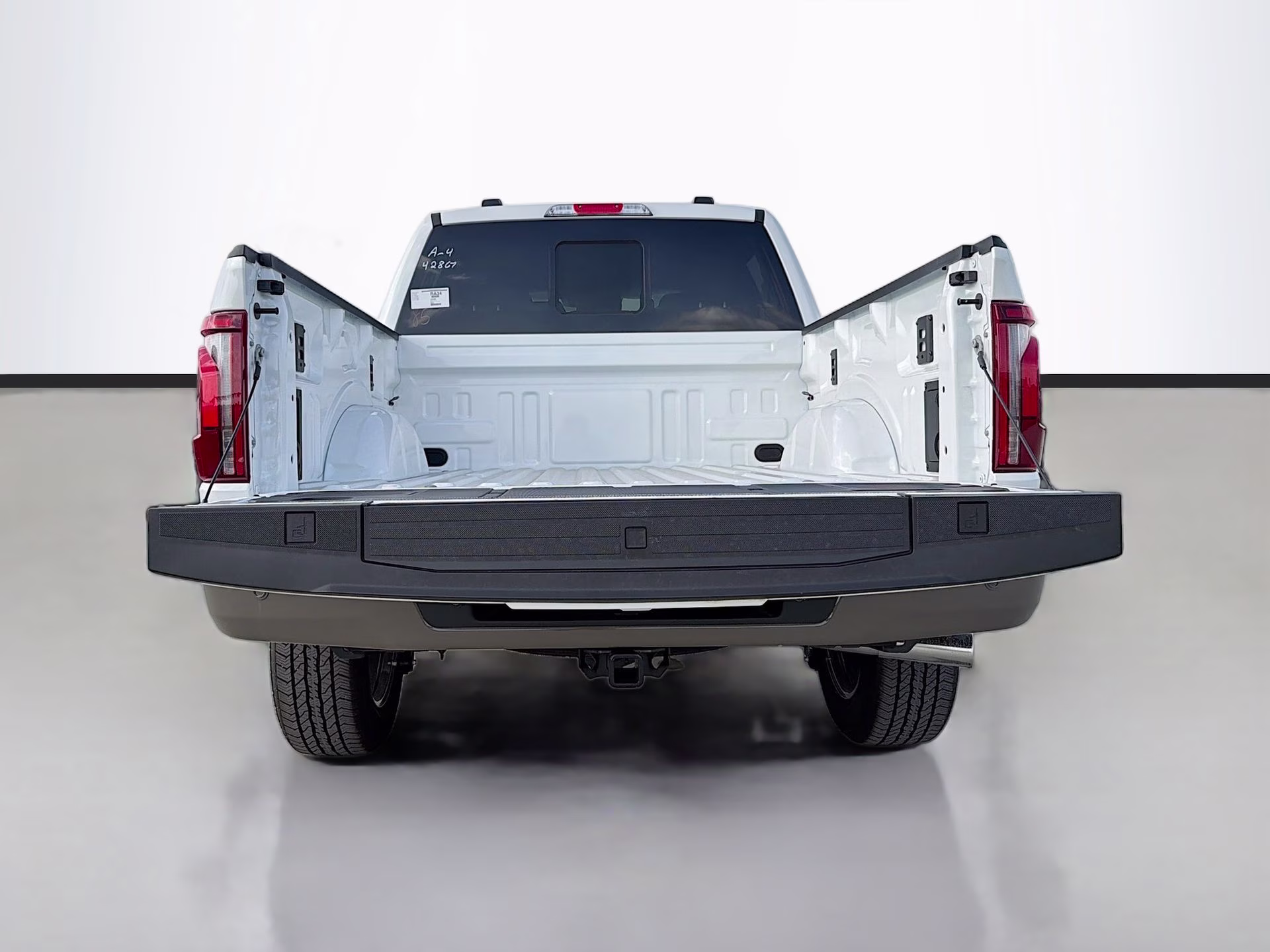 2026 Star White Metallic Tri-Coat Ford F-150 King Ranch 4X4 Truck