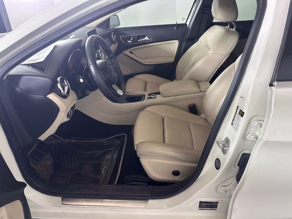 2018 Polar White Mercedes-Benz GLA GLA 250 FWD SUV
