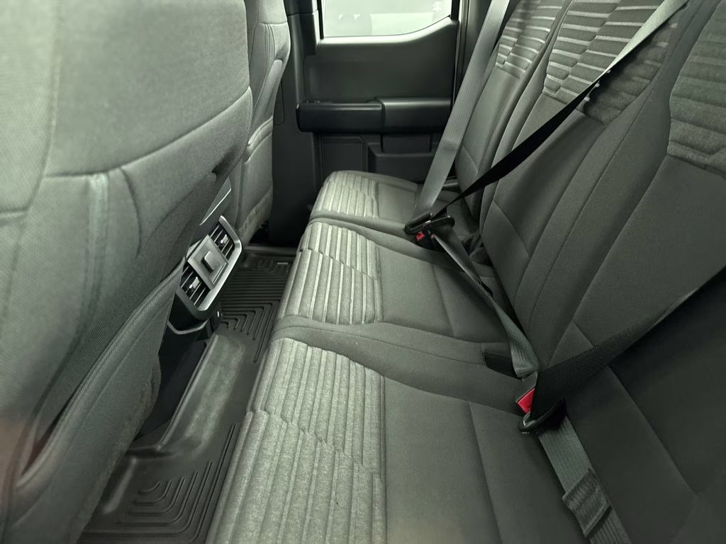 2021 Oxford White Ford F-150 XL 4X4 Truck