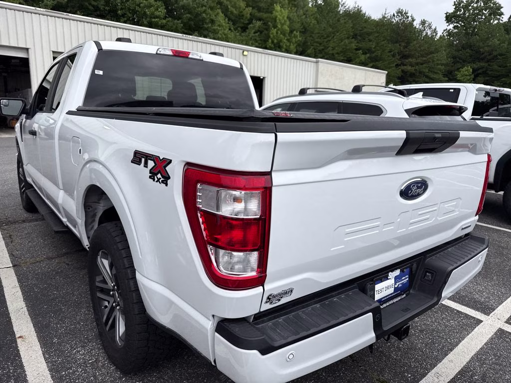 2021 Oxford White Ford F-150 XL 4X4 Truck