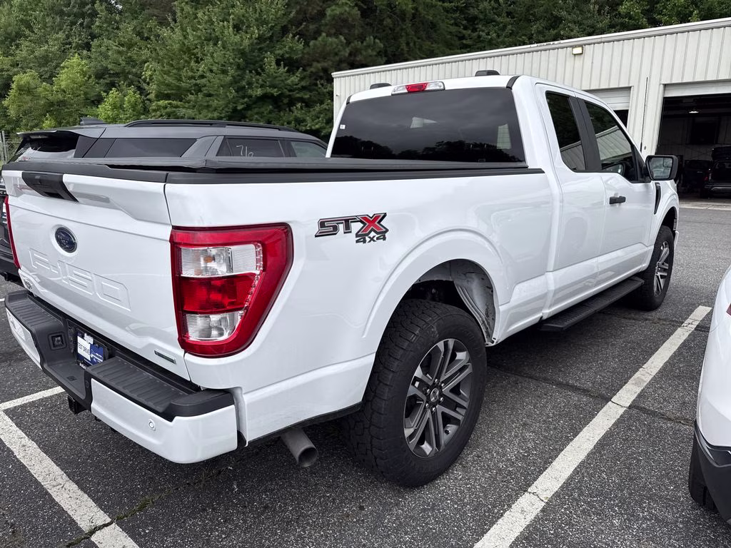 2021 Oxford White Ford F-150 XL 4X4 Truck