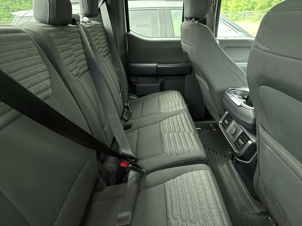 2021 Oxford White Ford F-150 XL 4X4 Truck