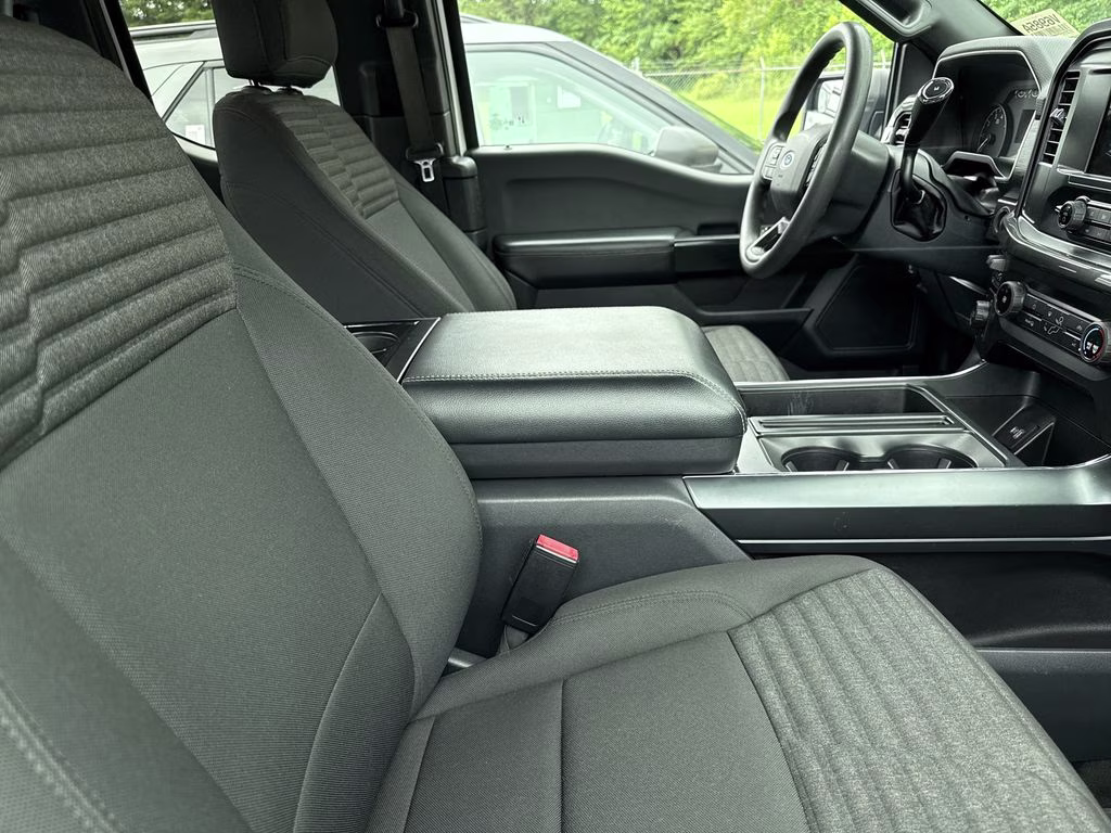 2021 Oxford White Ford F-150 XL 4X4 Truck