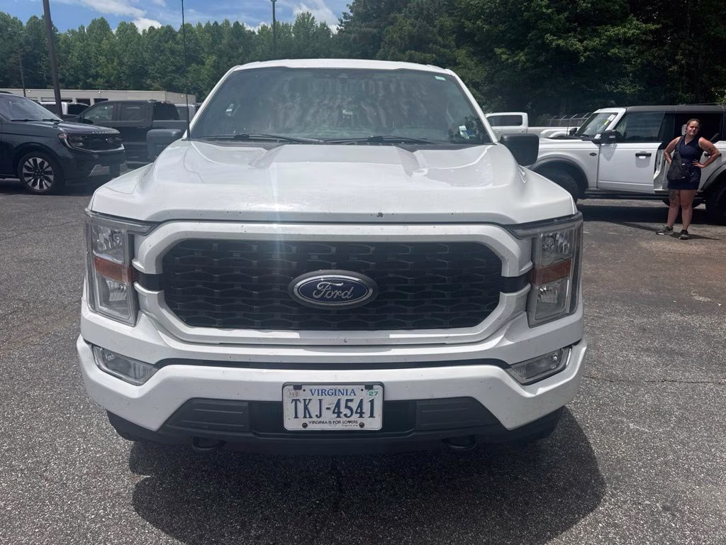 2021 Oxford White Ford F-150 XL 4X4 Truck