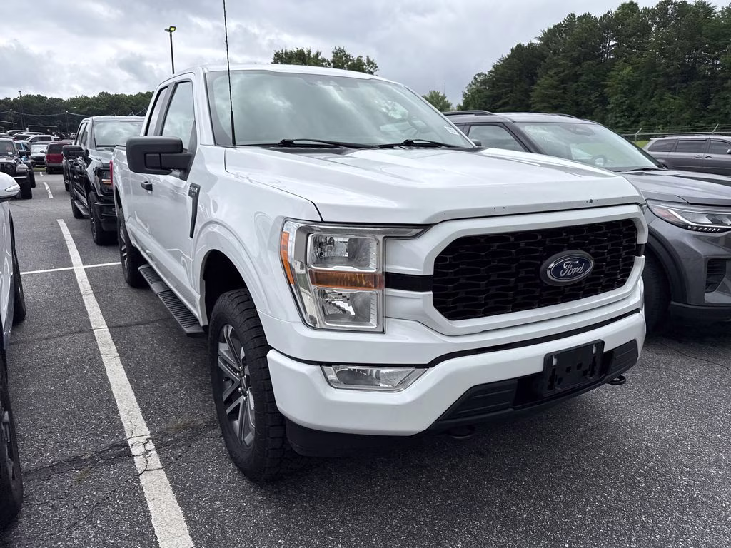 2021 Oxford White Ford F-150 XL 4X4 Truck