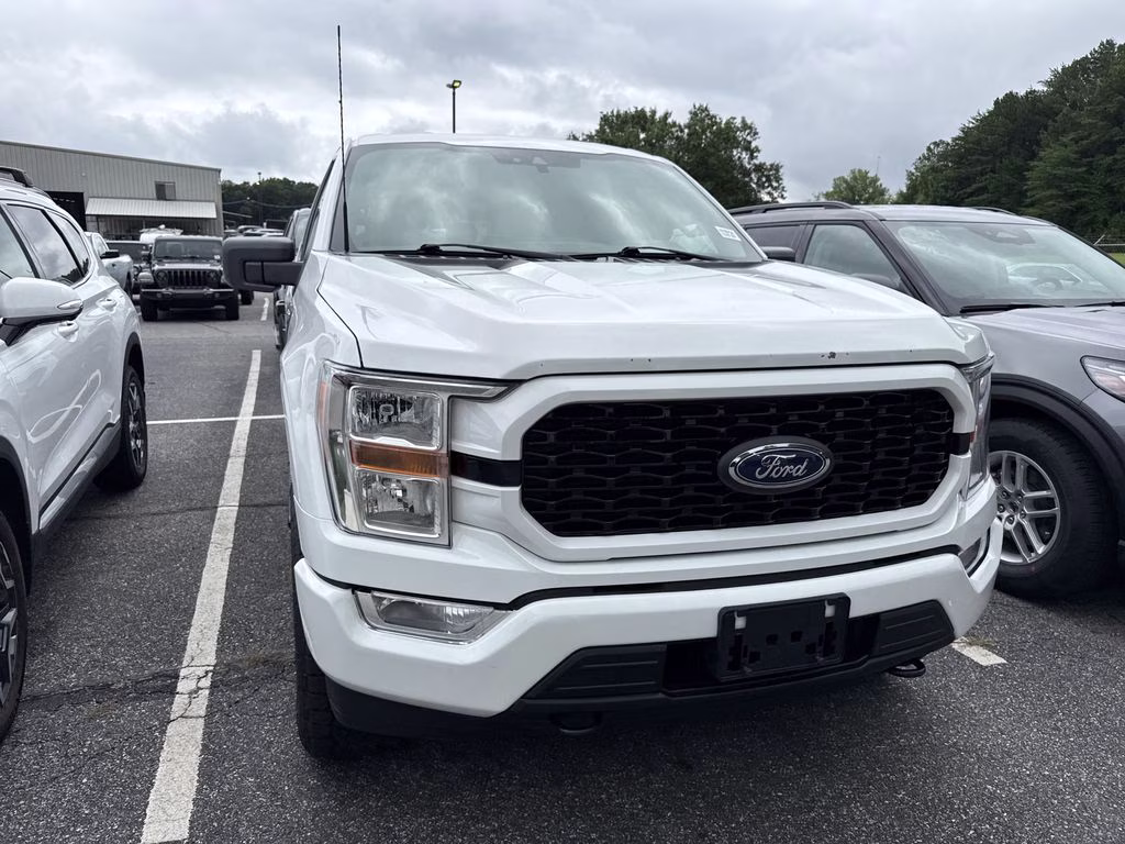2021 Oxford White Ford F-150 XL 4X4 Truck
