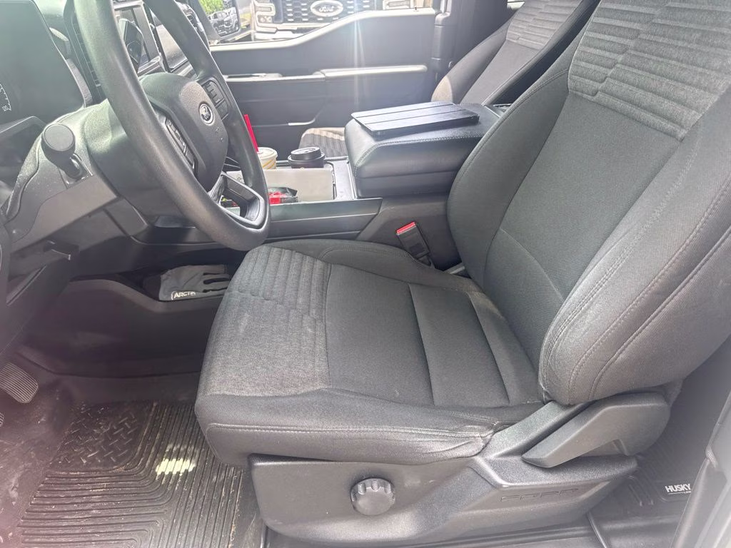 2021 Oxford White Ford F-150 XL 4X4 Truck