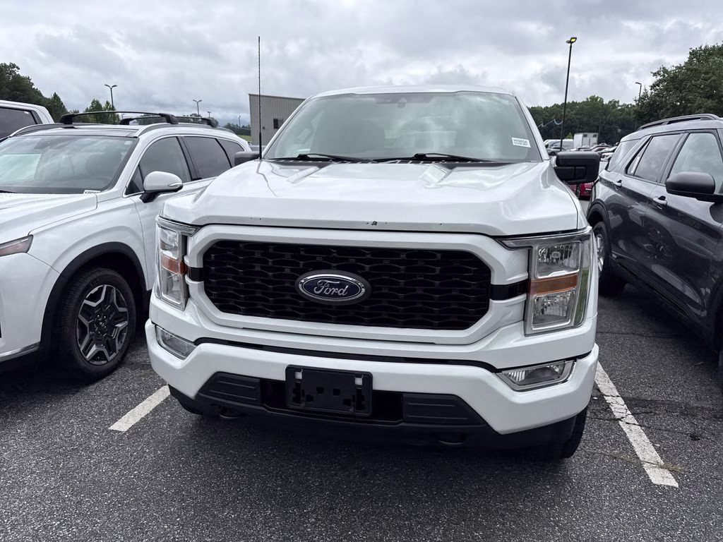 2021 Oxford White Ford F-150 XL 4X4 Truck