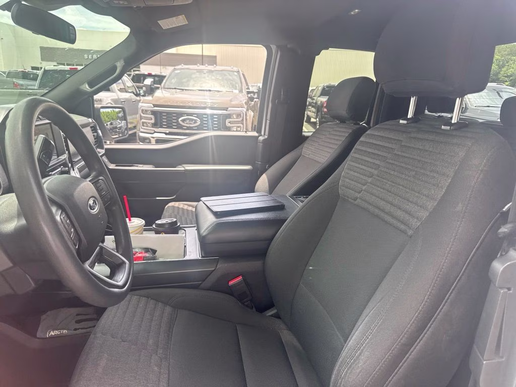 2021 Oxford White Ford F-150 XL 4X4 Truck