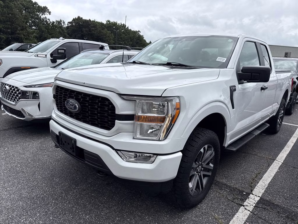2021 Oxford White Ford F-150 XL 4X4 Truck